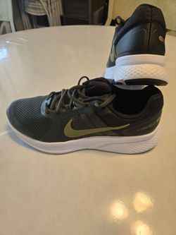 New Mens Nike Running size 10