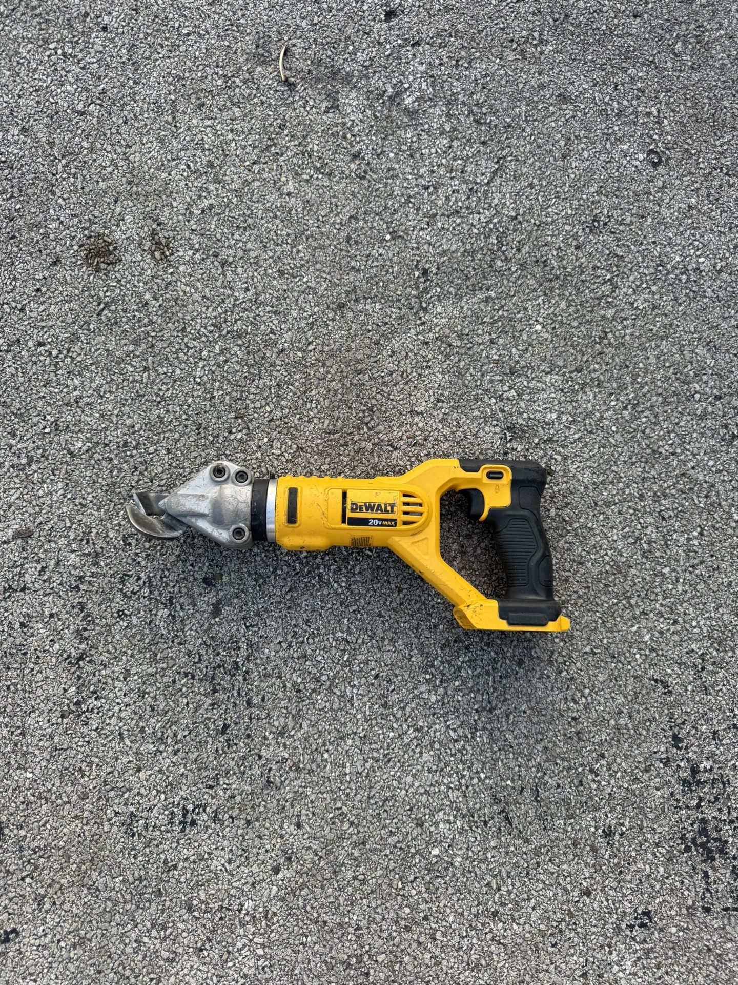 20V MAX Cordless 18-Gauge Swivel Head Shears (Tool Only)