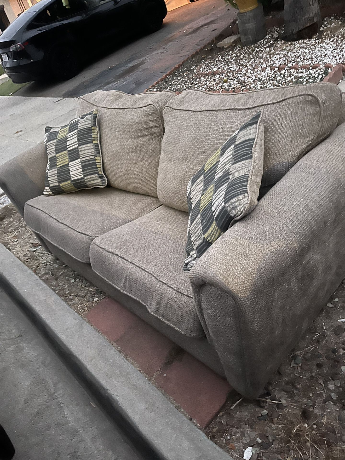 Sofa Beds FREE… Gratis