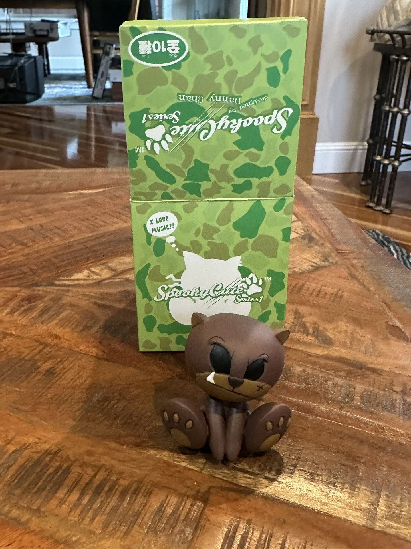Tokidoki tmh kidrobot Danny Chan vinyl figure bear ? cat ? spooky cute