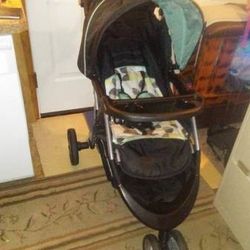 Infant Stroller/Carriage! Baby Trend Ez Ride! 