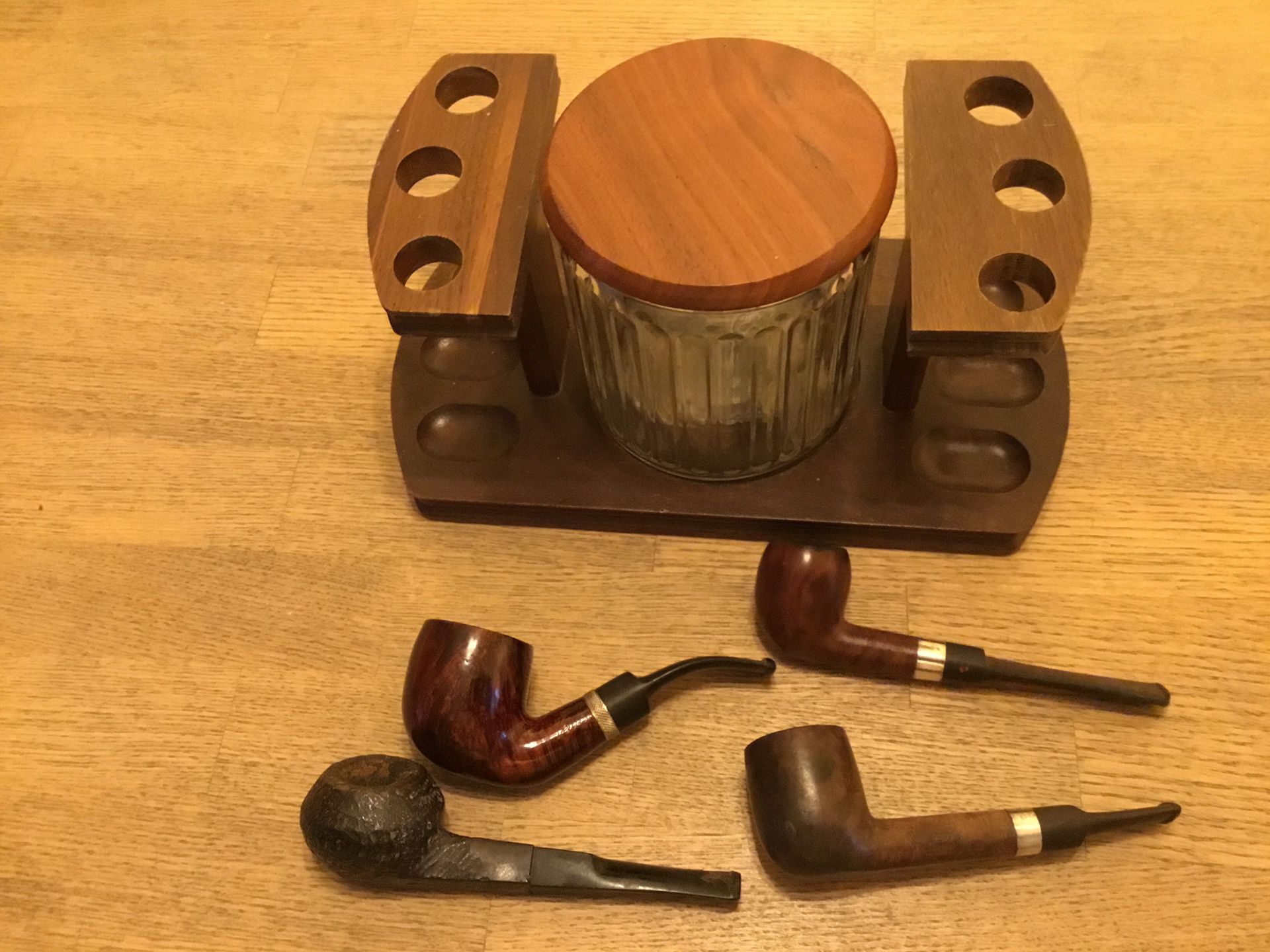 Pipe collection with stand and jar