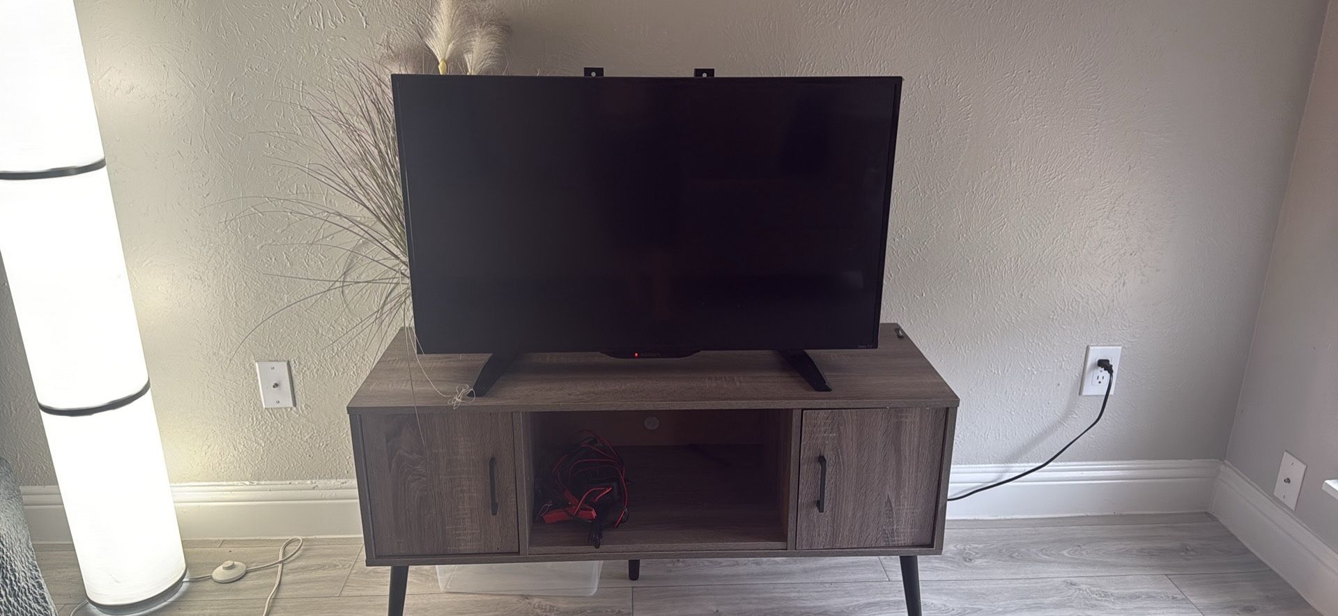 Tv & Tv Stand Together