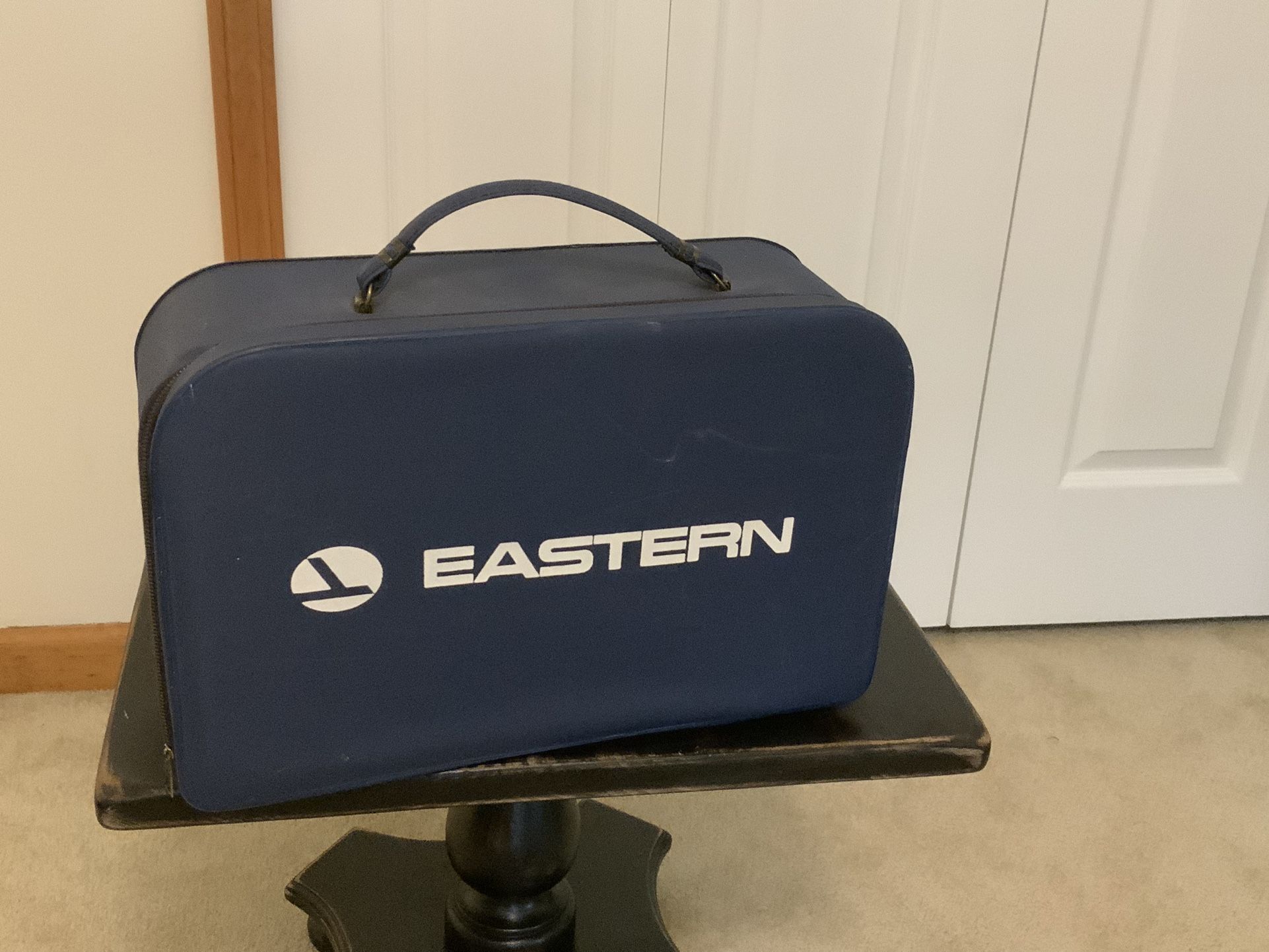 VINTAGE STEWARDESS TRAVEL CASE, FROM THE 1950 S