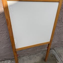 CHALKBOARD EASEL