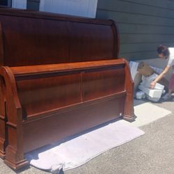 King Size Sleigh Bed W/frame 