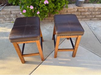 Bar / chairs
