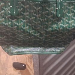 Goyard
Green Goyardine Canvas and Chevroches Calfskin Anjou Mini Bag