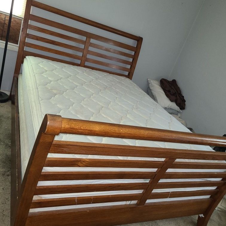 Sleigh Bed With Mattress and Box Spring (Queen)