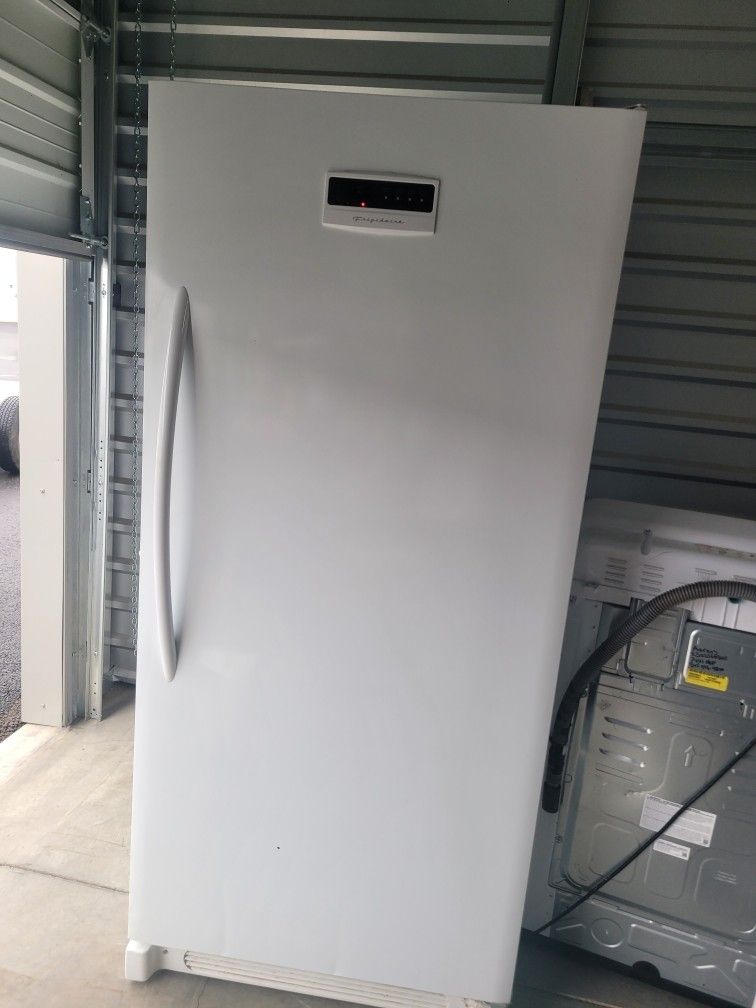 Extra Large Capacity 21 Cubic Feet Freezer Good Working 