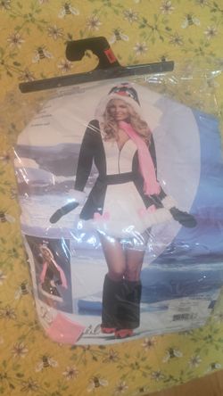Dreamgirl adult penguin costume size small 90lbs to 120lbs