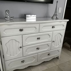 White Bedroom Set 