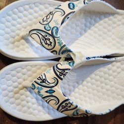 New Paisly Sandals Size 10