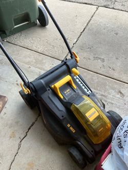Electric lawnmower