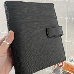 Authentic Louis Vuitton Large GM Ring Agenda Noir Epi Leather Ret $1k Mint Cond