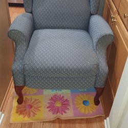 Recliner Chair Works Good 