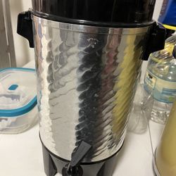 36 & 30 Cup Coffee Makers $30 Black  $20 Gold