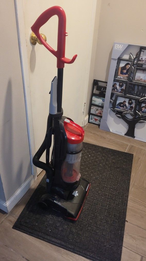 Dirt Devil Clean Path Vacuum Cleaner