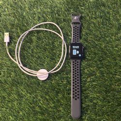 Apple Watch Series 4 With Charger