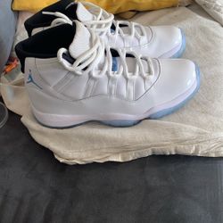 Jordan 11 Legend Blues 