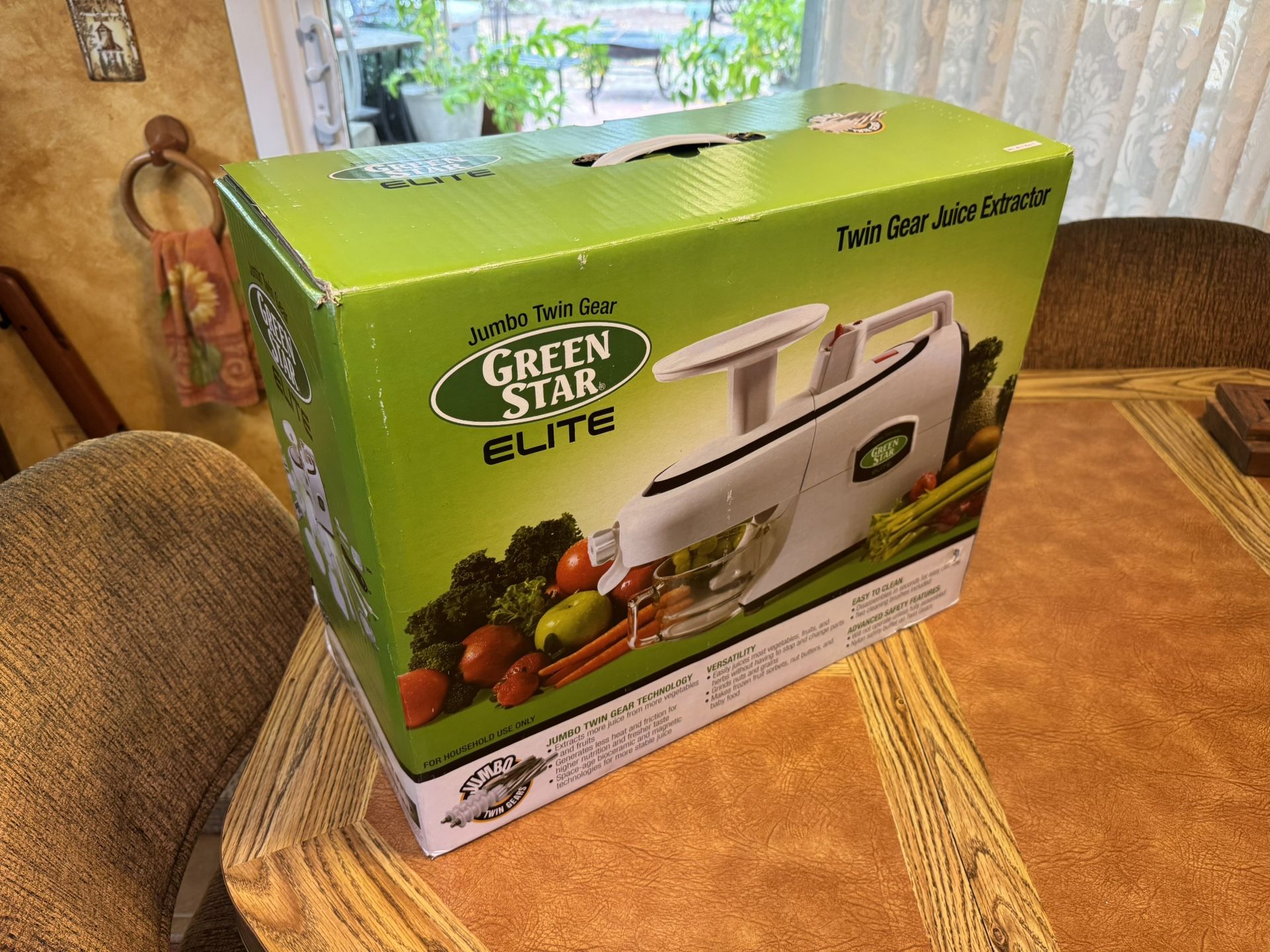 Tribest GSE-5000-B Greenstar Elite Jumbo Twin Gear Slow Masticating Juicer