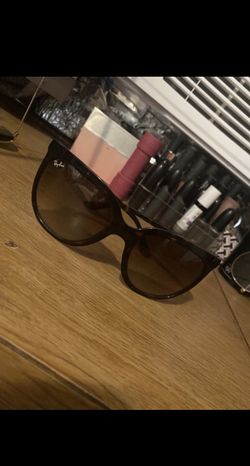 Raybans sunglasses