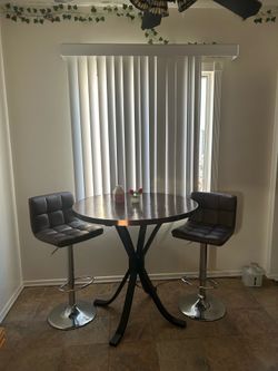 Round Wood Dining Table with Bar Chairs