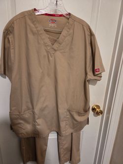 Men's scrubs size xl Dickies