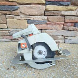 Vintage Black & Decker 7 1/4" Circular Saw/Metal Case