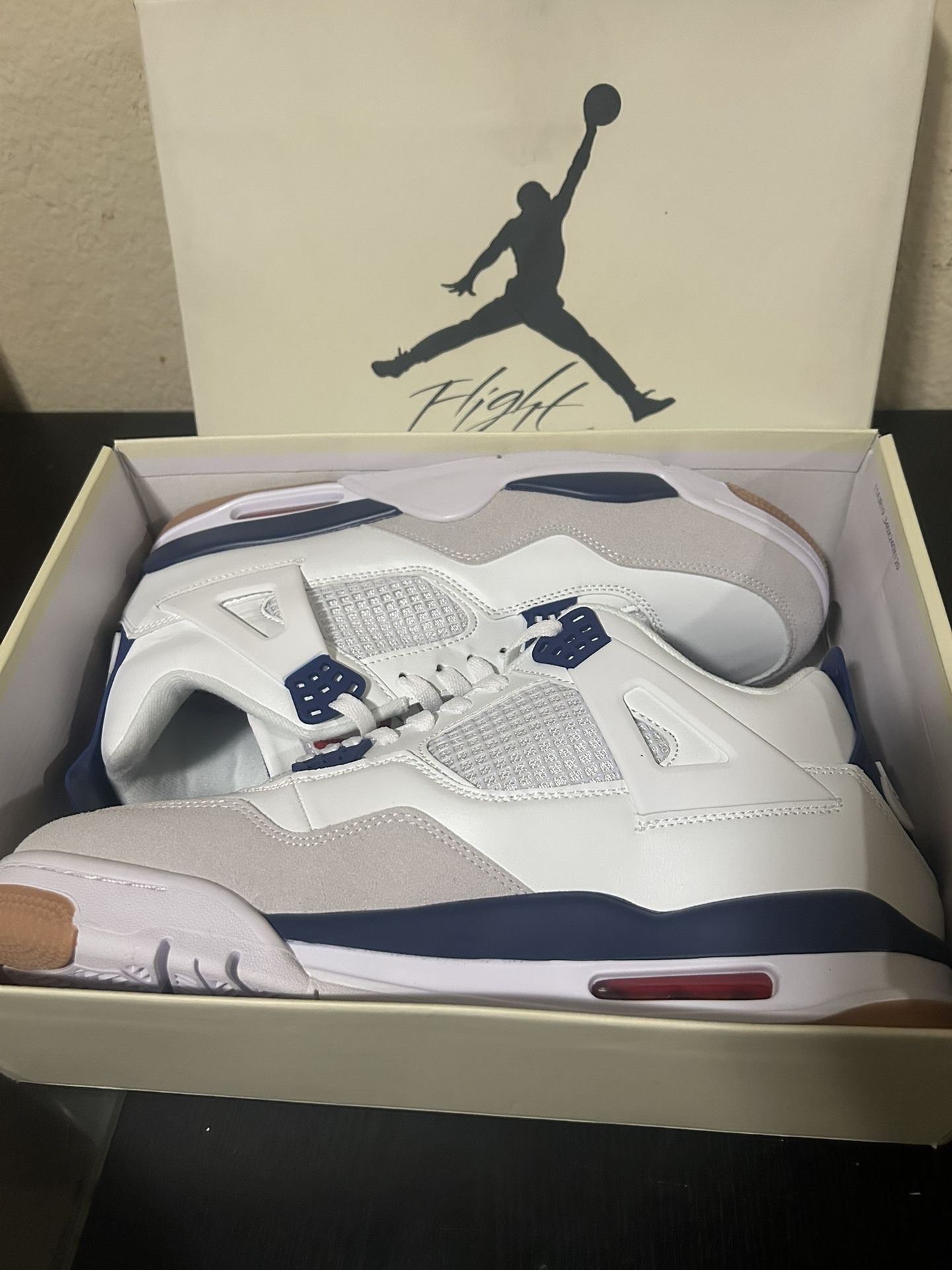 Jordan 4 