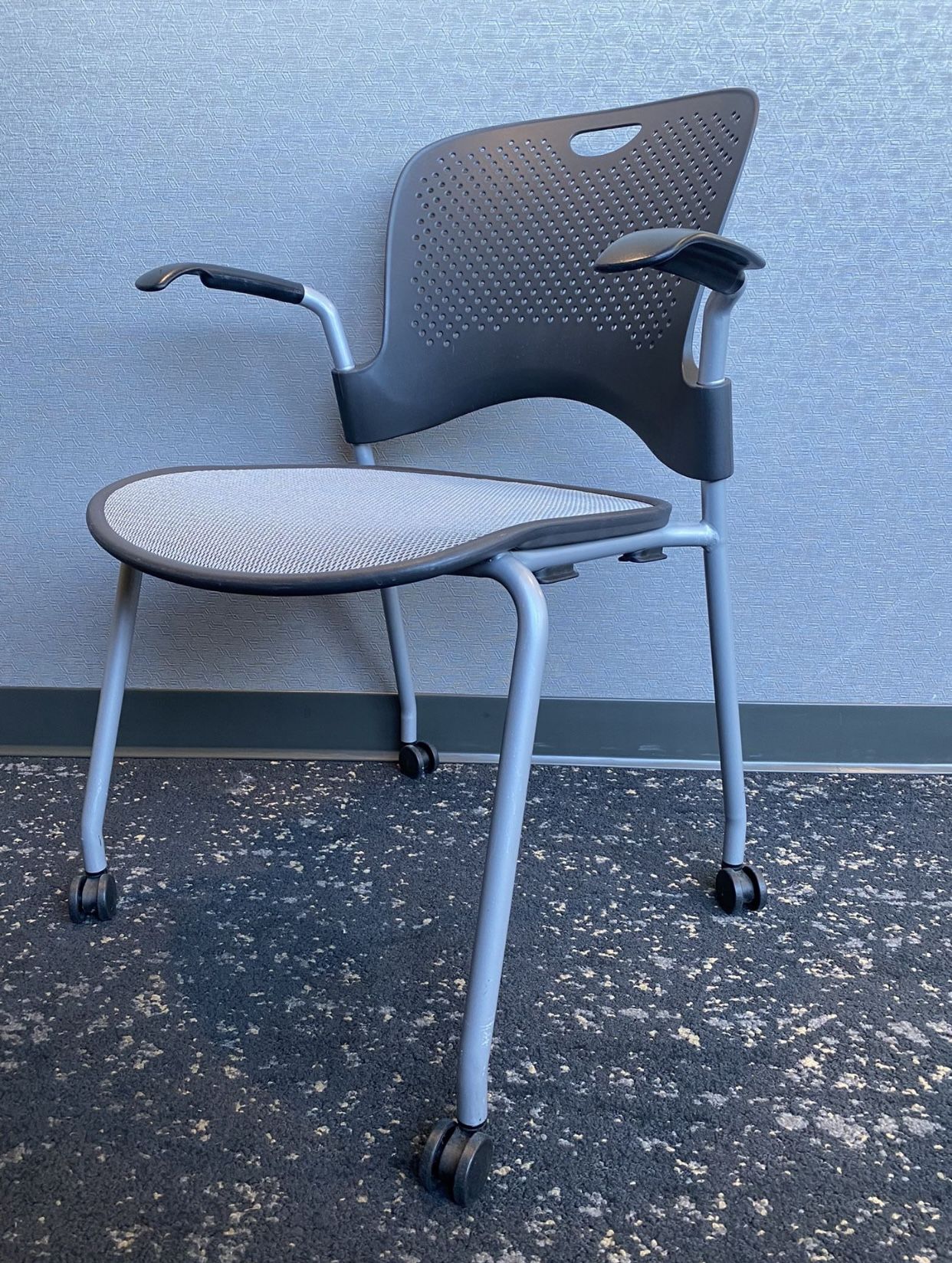 Herman Miller Caper Stacking Guest Chairs/lobby Chairs/office Chairs Material handling