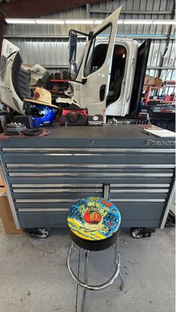 Snap on 60” epiq tool box
