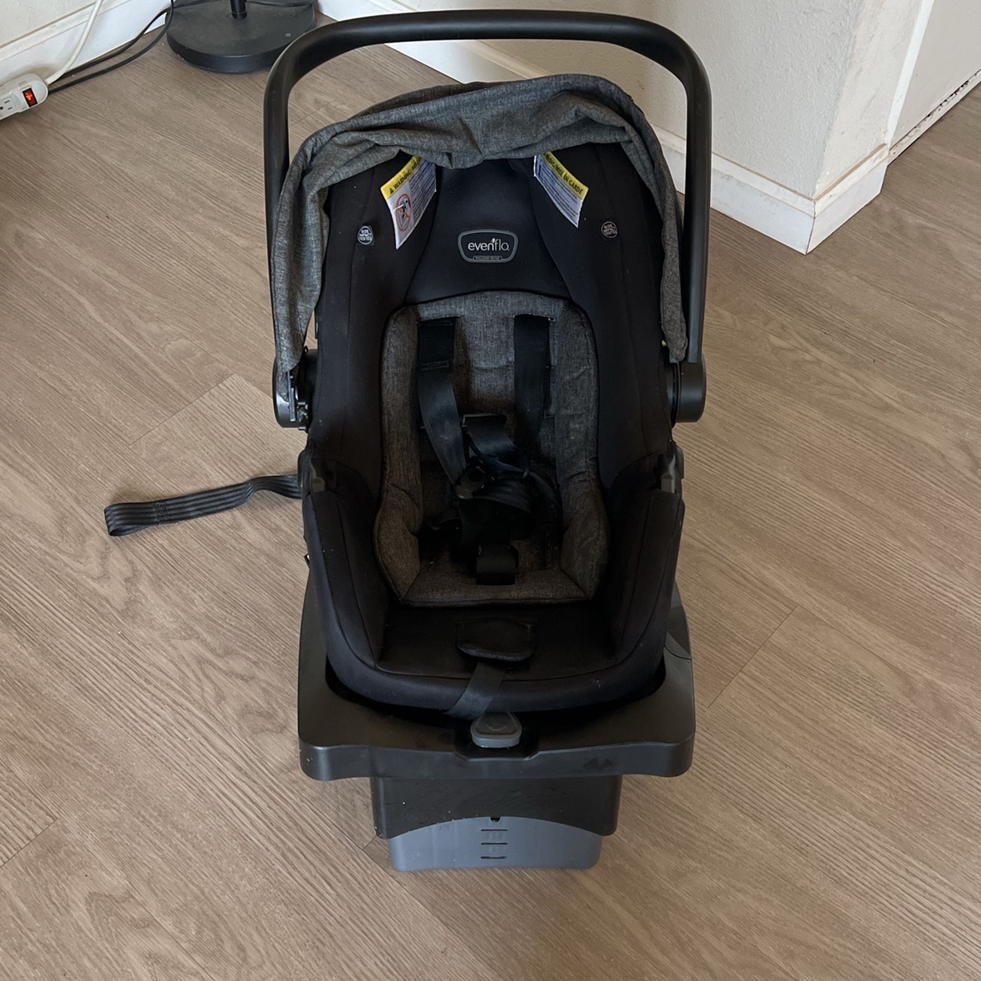 Evenflo car seat with base 