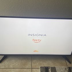 Like new- Amazon Fire TV 43”