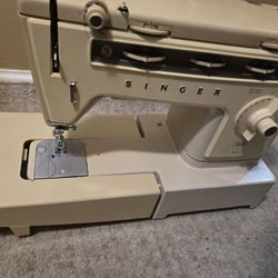 Singer Sewing Machine 