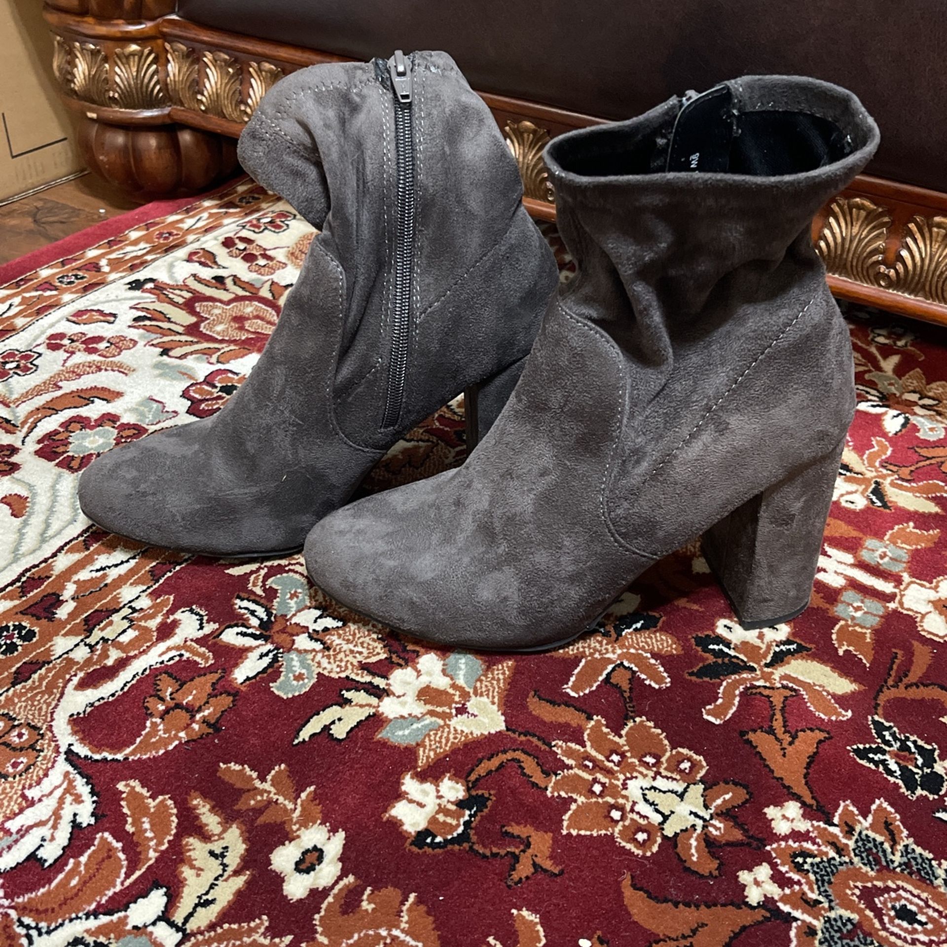 Boots Size 9
