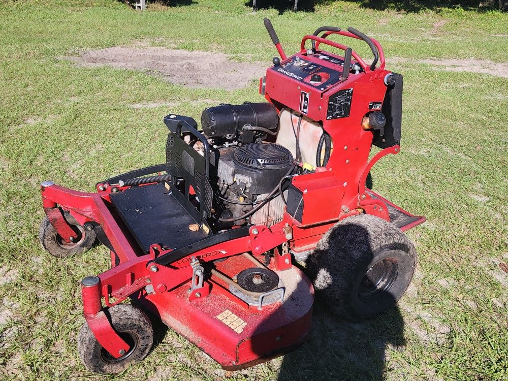 Toro Grandstand Stander Zero Turn 52 Inch Lawn Mower