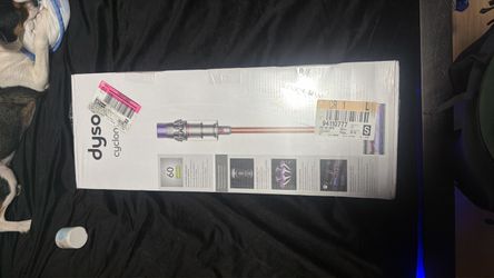 Dyson Cyclone Cordless Vacuum – Sealed Box