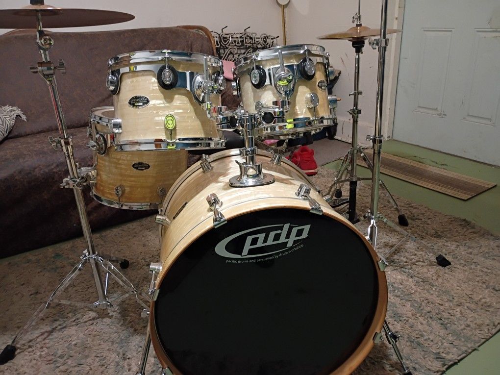 Pacific Drum Set (White Pearl)