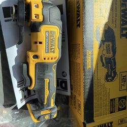Dewalt 12v multi tool new/nuevo