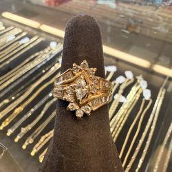 14KT Gold Ring W/ Round Diamonds $ Marquise Cut Center 36902-2