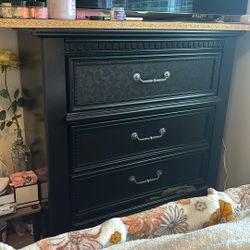 Free Dresser! 