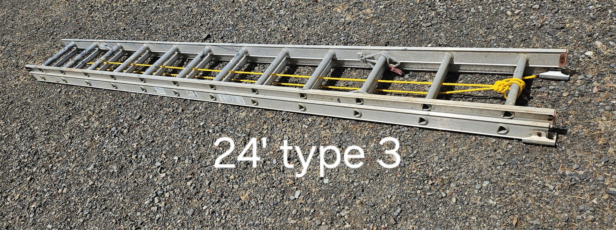 24' Werner aluminum ladder-type 3(200#)