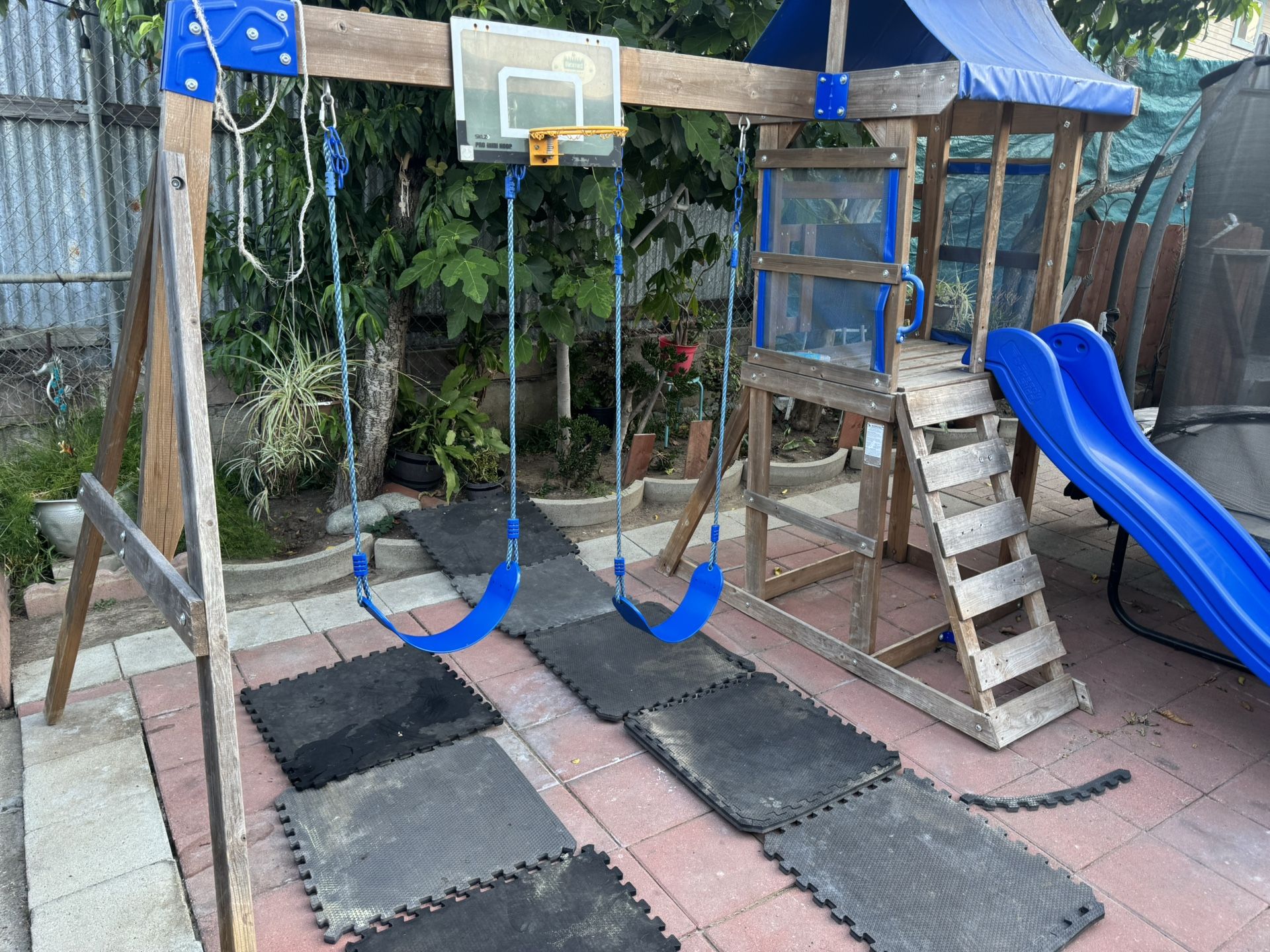 Free Swing Set