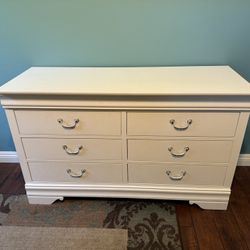 White 6 Drawer Dresser - Solid Wood - Broyhill brand for Sale in Los Angeles, CA - OfferUp White 6 Drawer Dresser - Solid Wood - Broyhill brand for Sale in Los Angeles, CA - OfferUp