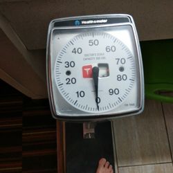 Health O Meter Doctors Scale -300 LBS Capacity 