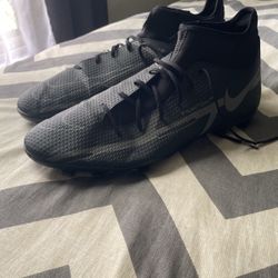 Nike Phantom Soccer Cleats