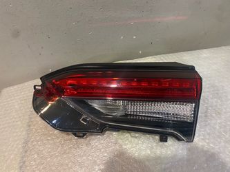2019-2025 Toyota RAV4 right trunk light