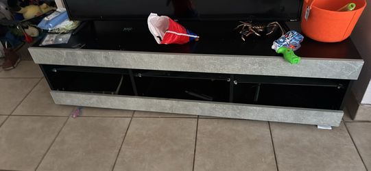 Entertainment center