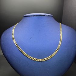 Gold curb chain